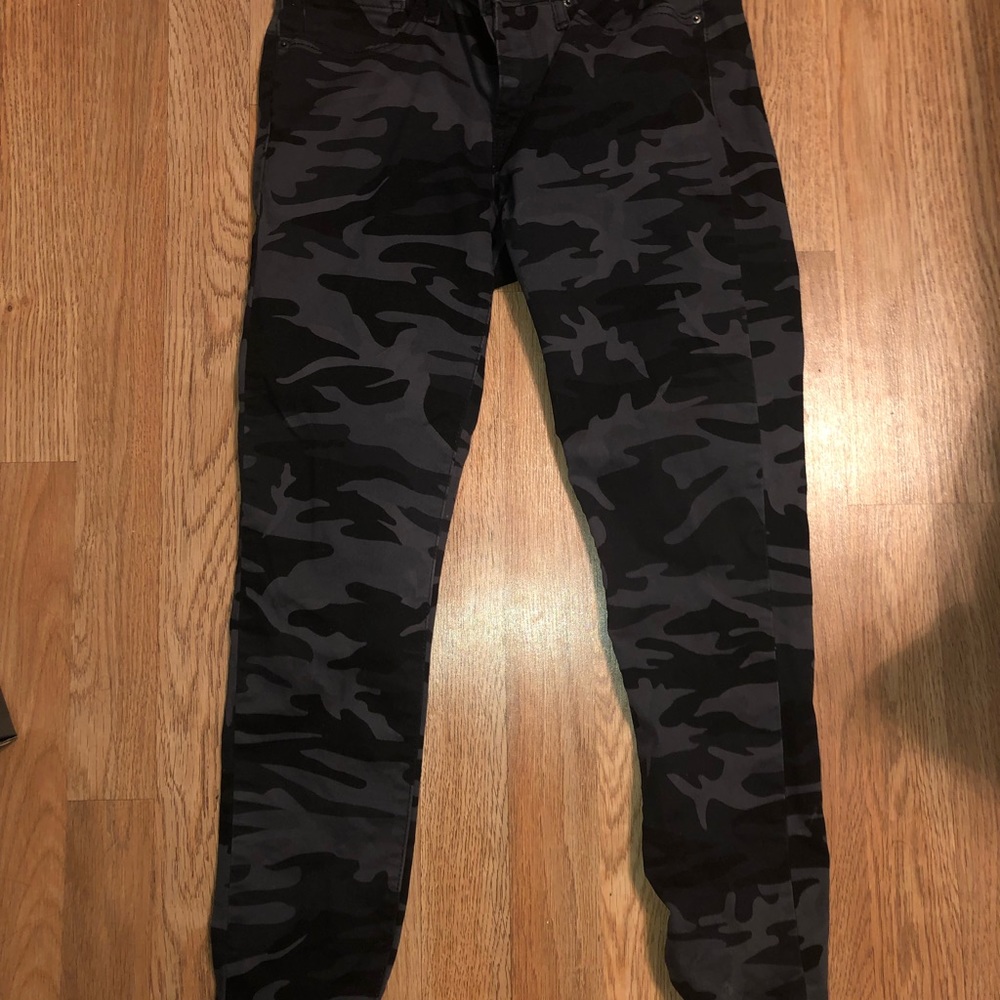 Levi’s 711 skinny jean